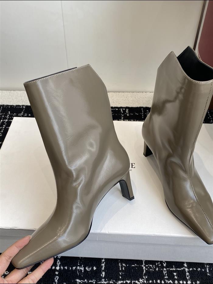 20251128174410850 390